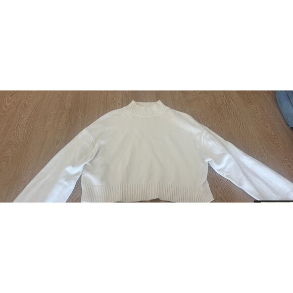 White sunday best turtleneck sweater - Picture 1 of 3